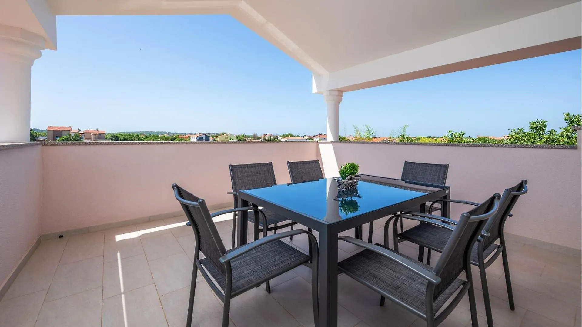 Beautiful Apartment In Valbandom With Wifi Valbandon Hırvatistan